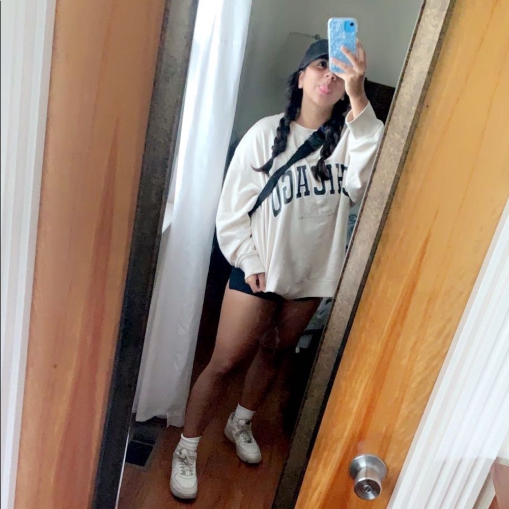 Meet your Posher, Mayeli